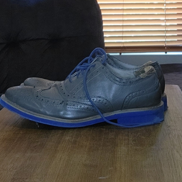 MADDEN Wingtip Men's 11 Grey with Electric Blue soles Pre-owned - Picture 6 of 11